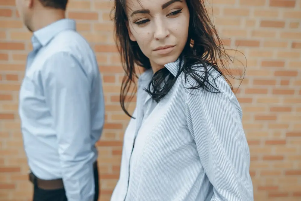 تحلیل الگوی دلبستگی اجتنابی؛ ریشه‌های کودکی، دلایل روانشناختی فرار از نزدیکی