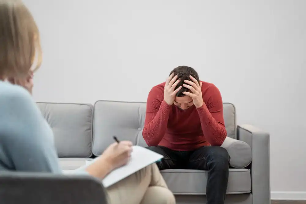 خاطرات سنگین گذشته: راهنمای جامع شناخت و درمان اختلال استرس پس از سانحه (PTSD)